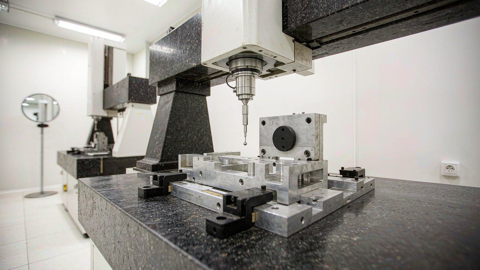 Coordinate measuring machine in the metrology lab